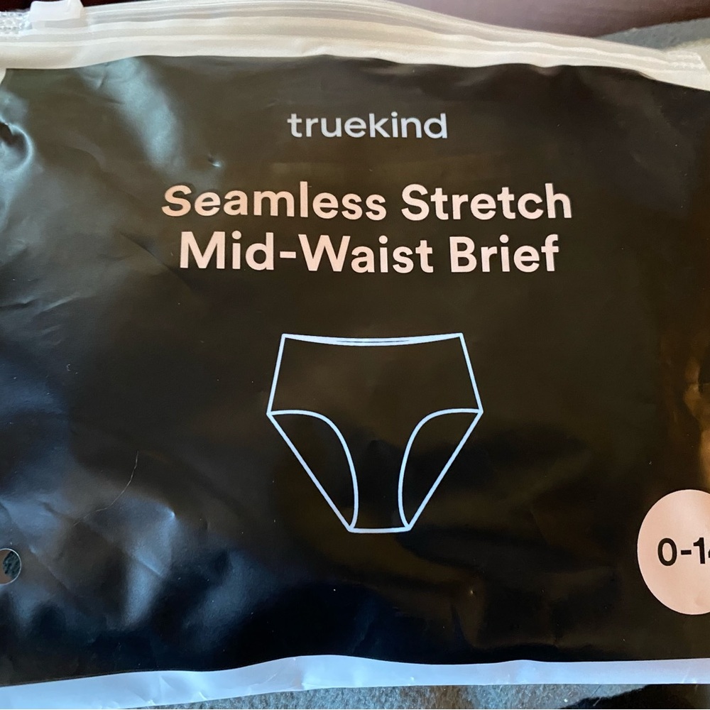 Truekind Seamless Stretch Mid-Waist Brief & 2 Everyday Comfort V-Neck Bralette